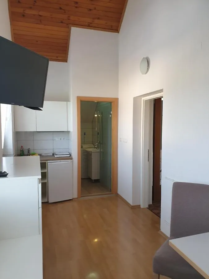 Dezman Apartments & Rooms Kranj