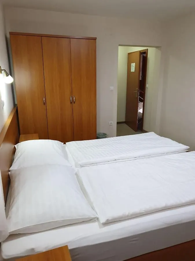 Bed & Breakfast Dezman Apartments & Rooms Kranj